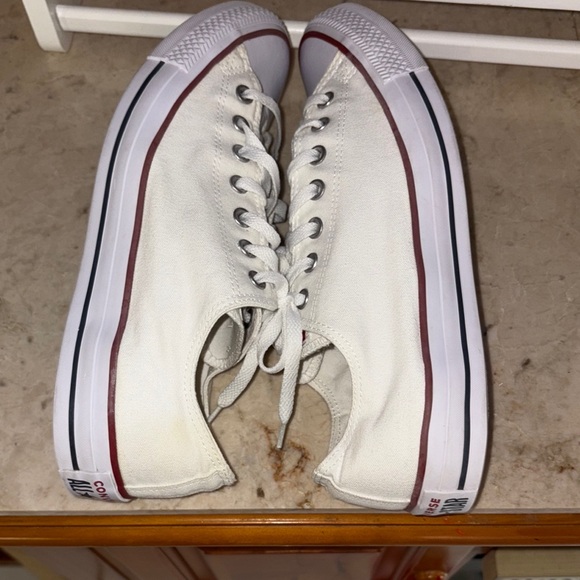 Converse White Chuck Taylor Sneakers Classic Design - Picture 5 of 7
